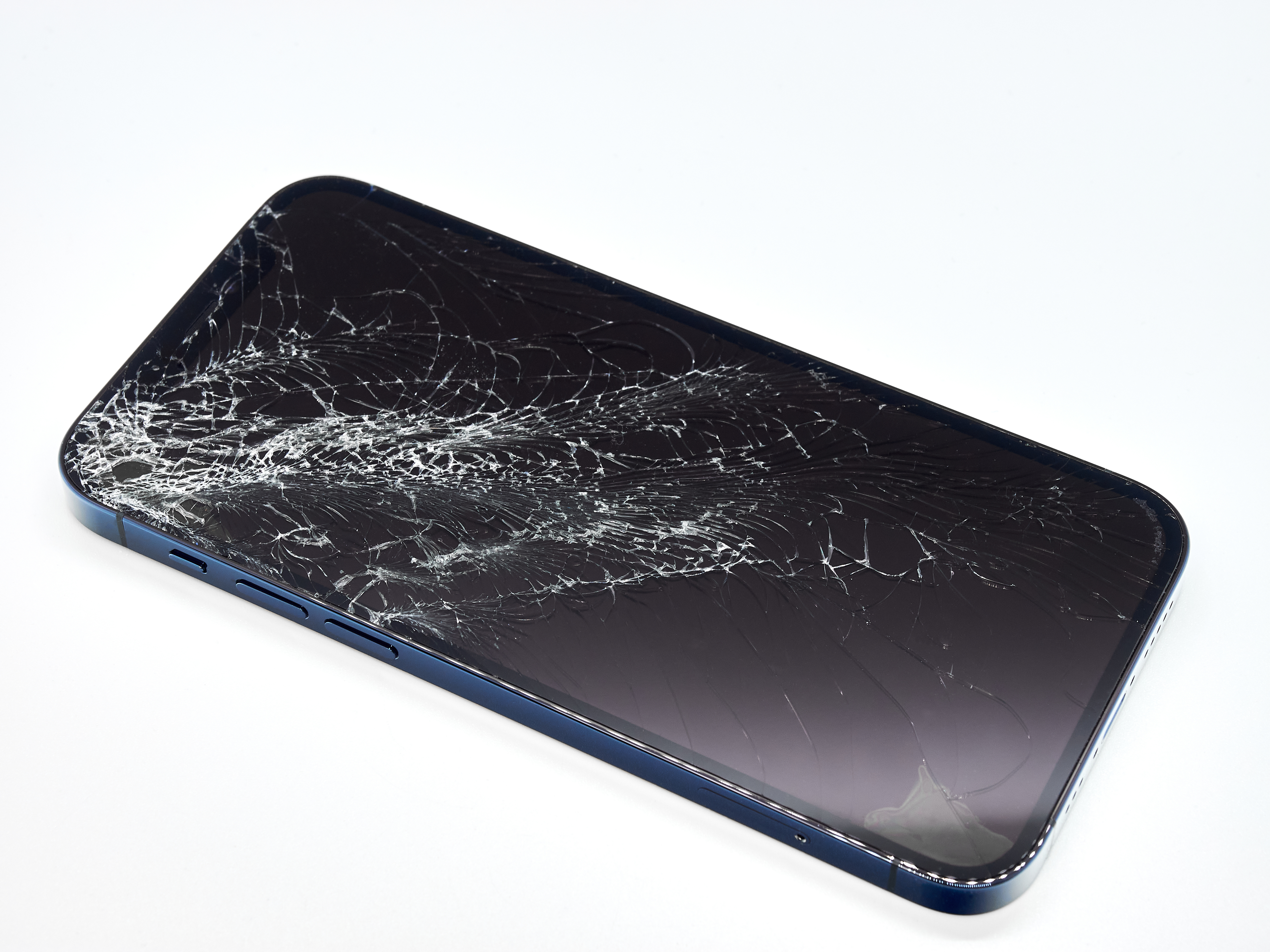 iPhone螢幕破裂-價差很大，教你怎麼分辨液晶好壞