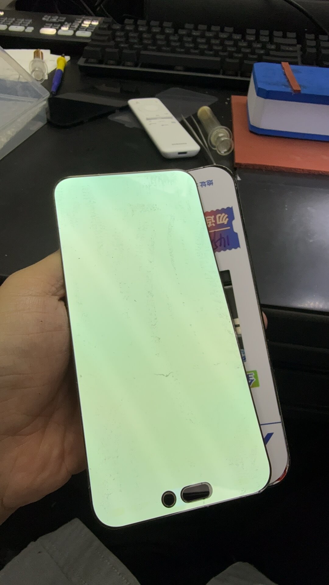 iPhone 14 Pro Max 維修｜桃園愛瘋醫生｜白綠屏、顯示異常快速修復