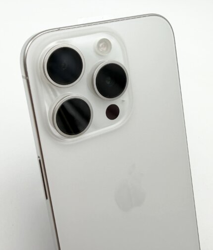 【嚴選二手機】Apple iPhone 15 Pro 128G 白色鈦金屬 #02953 (複製)